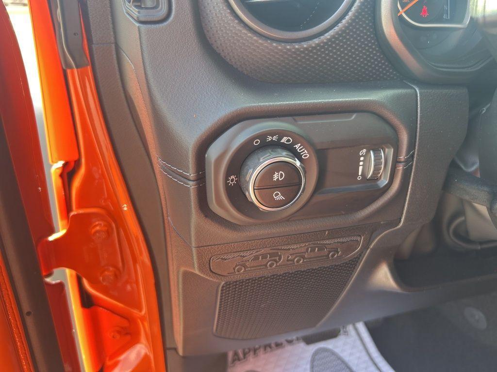 new 2025 Jeep Gladiator car, priced at $54,278