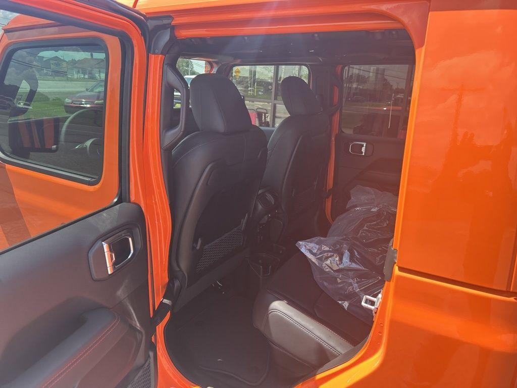 new 2025 Jeep Gladiator car, priced at $54,278