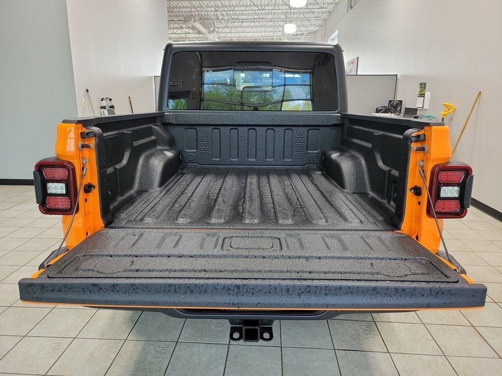 new 2025 Jeep Gladiator car, priced at $50,700