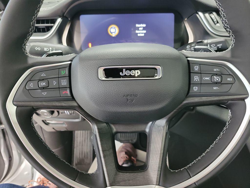 new 2025 Jeep Grand Cherokee L car, priced at $48,576