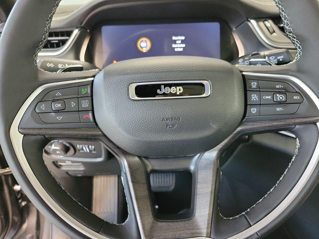 new 2025 Jeep Grand Cherokee car, priced at $47,835