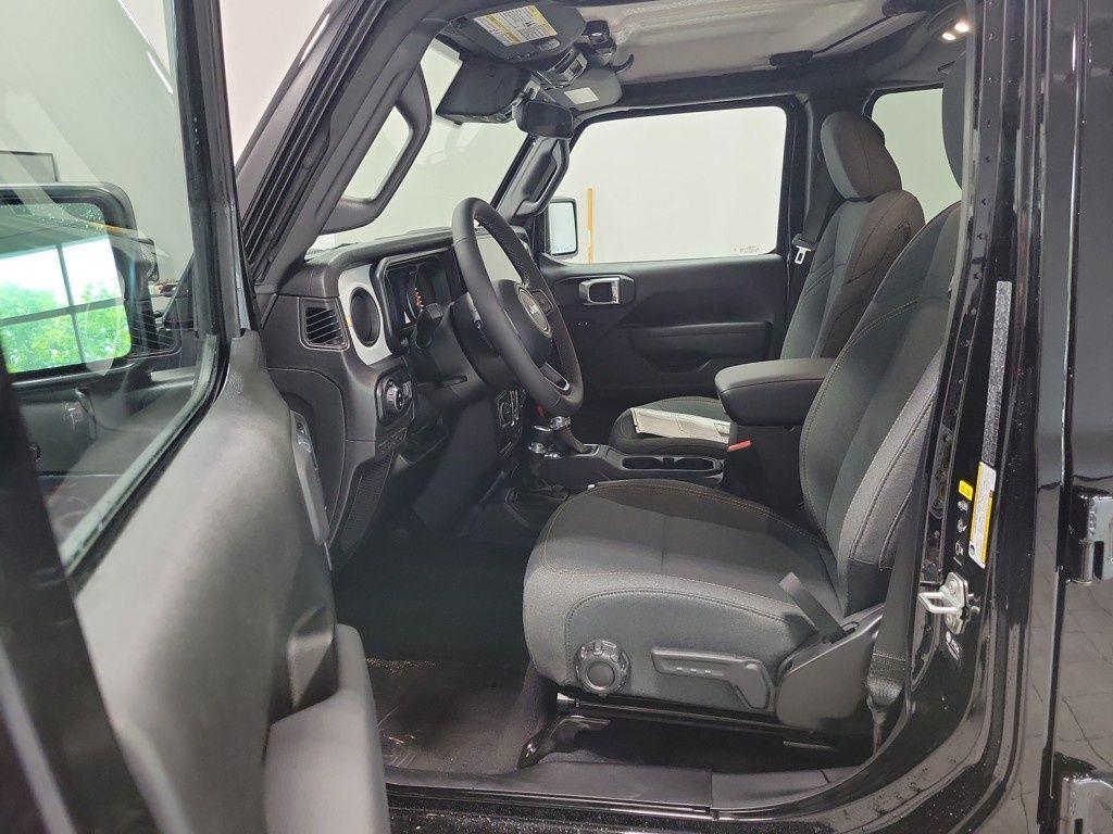 new 2025 Jeep Gladiator car, priced at $45,489