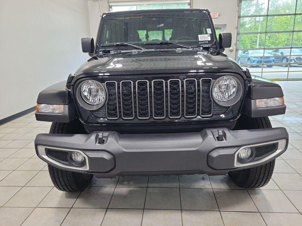 new 2025 Jeep Gladiator car, priced at $45,489