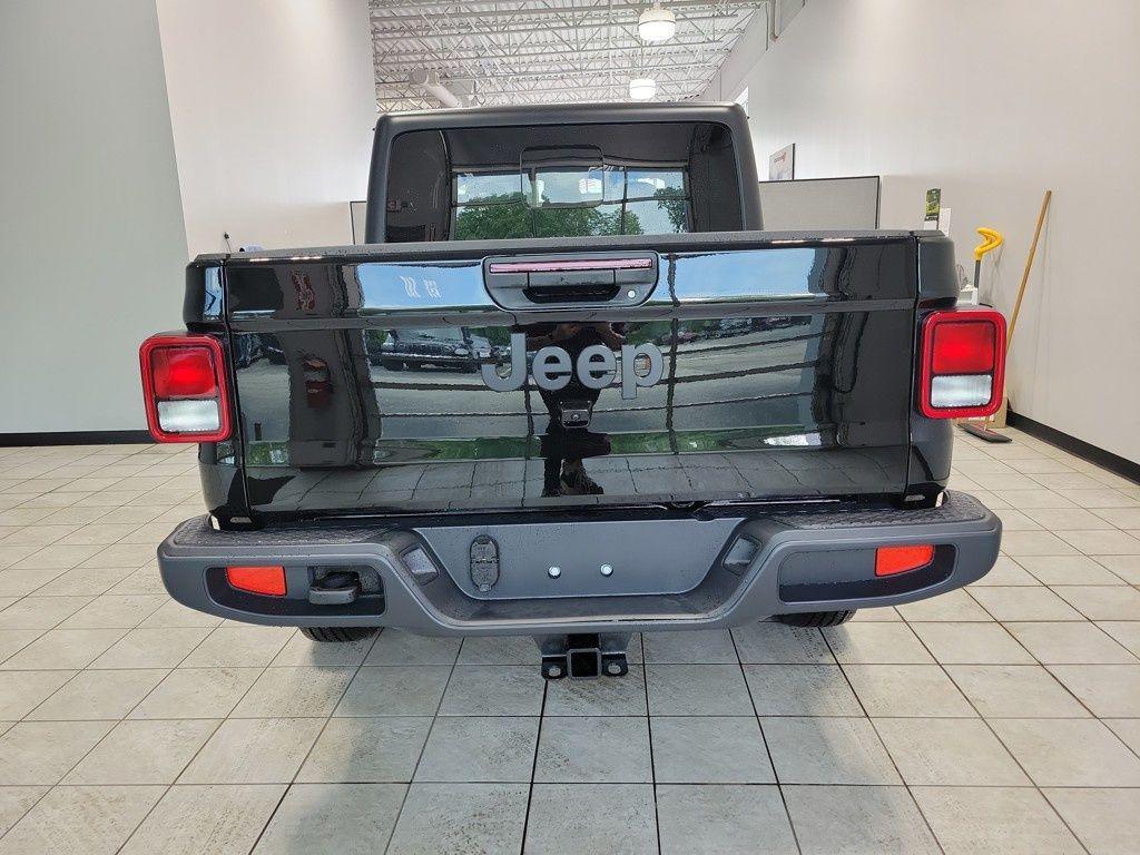 new 2025 Jeep Gladiator car, priced at $45,489