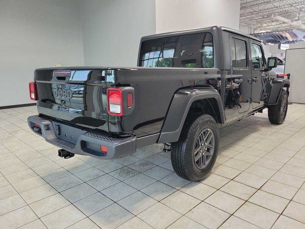 new 2025 Jeep Gladiator car, priced at $45,489