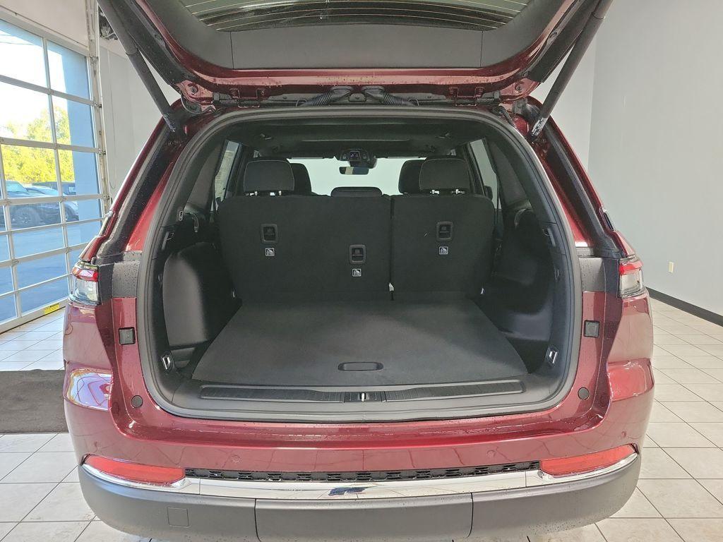 new 2025 Jeep Grand Cherokee car, priced at $40,156