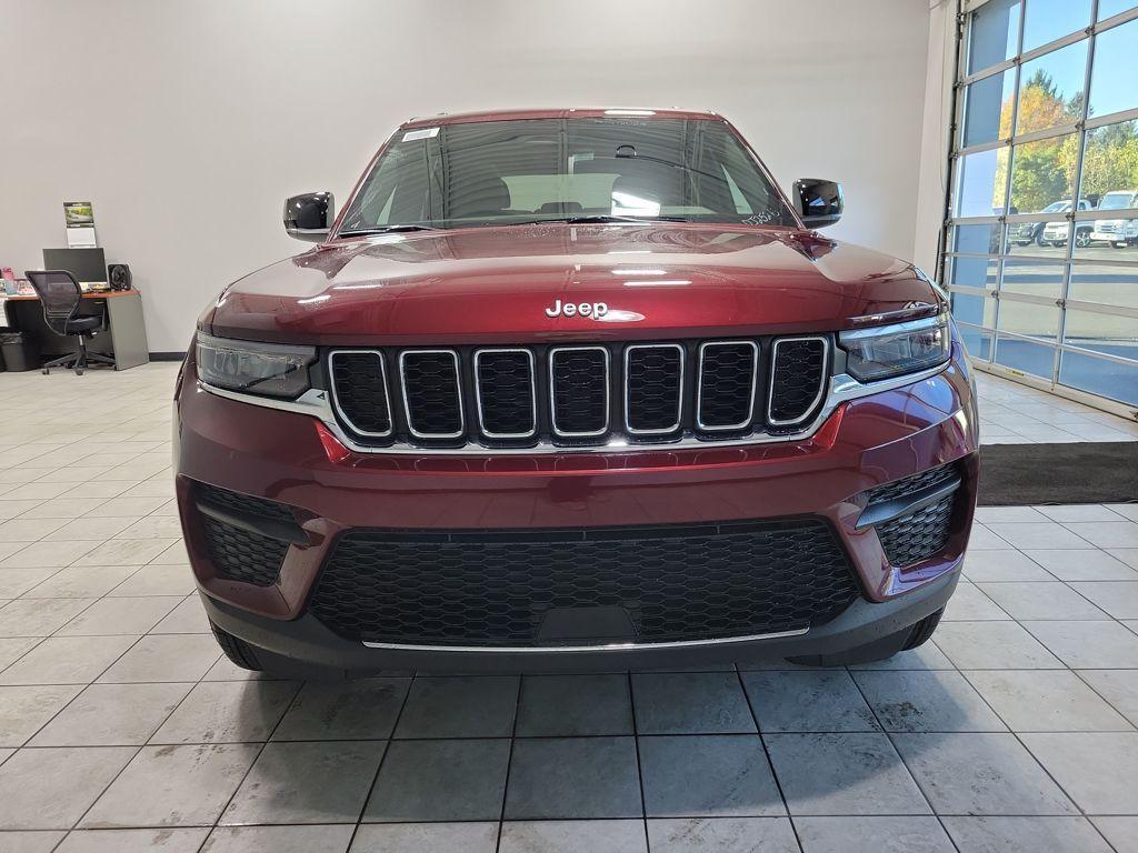new 2025 Jeep Grand Cherokee car, priced at $40,156