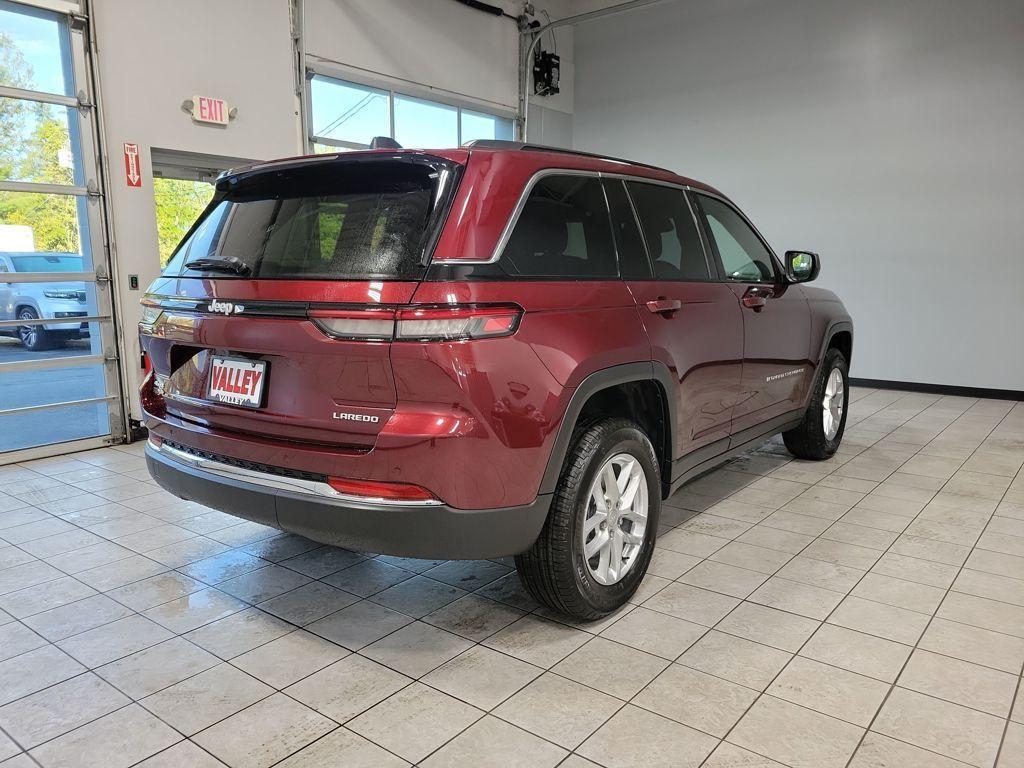 new 2025 Jeep Grand Cherokee car, priced at $40,156