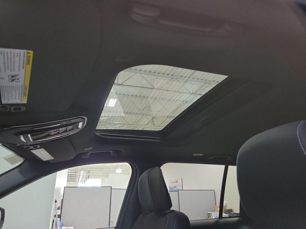 new 2025 Jeep Grand Cherokee car, priced at $40,156