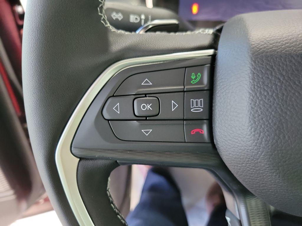 new 2025 Jeep Grand Cherokee car, priced at $40,156