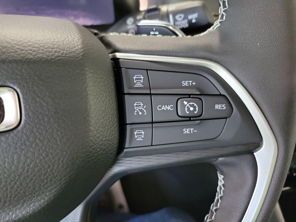 new 2025 Jeep Grand Cherokee car, priced at $40,156