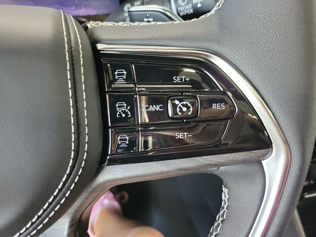new 2025 Jeep Grand Cherokee car, priced at $54,861