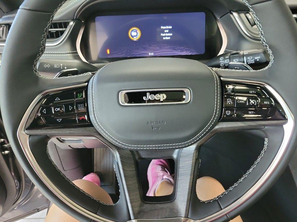new 2025 Jeep Grand Cherokee car, priced at $54,861