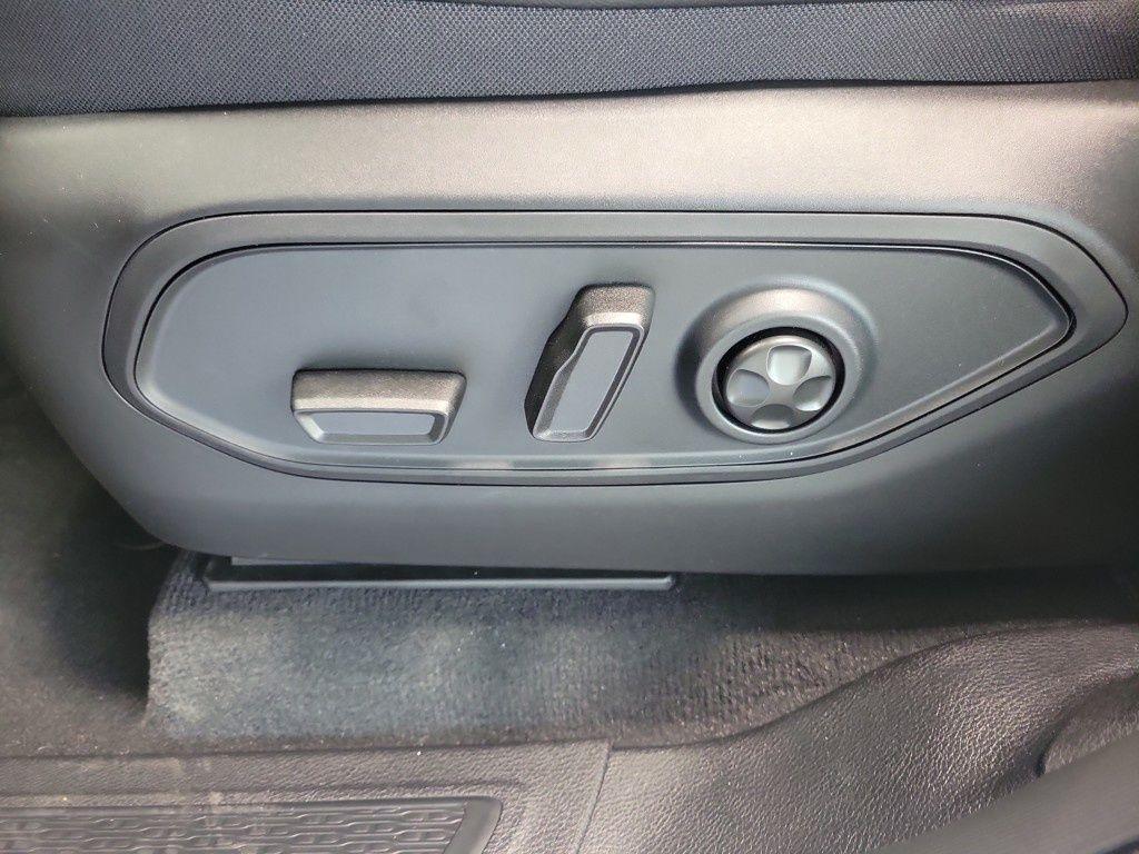 new 2025 Jeep Grand Cherokee L car, priced at $47,051