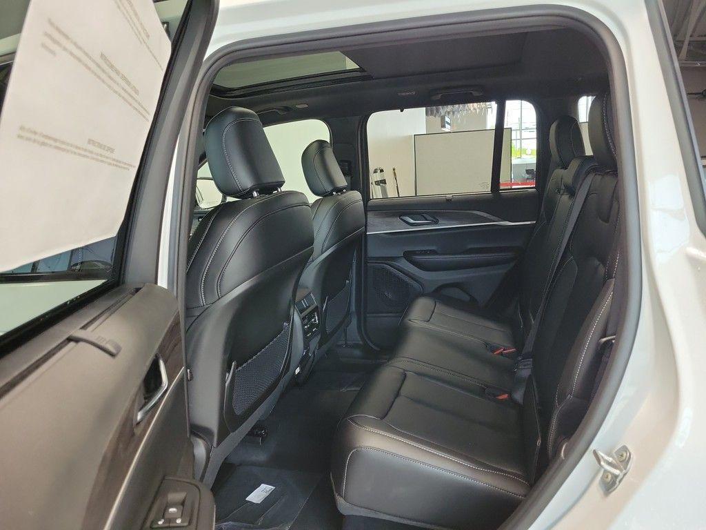 new 2025 Jeep Grand Cherokee car, priced at $49,742