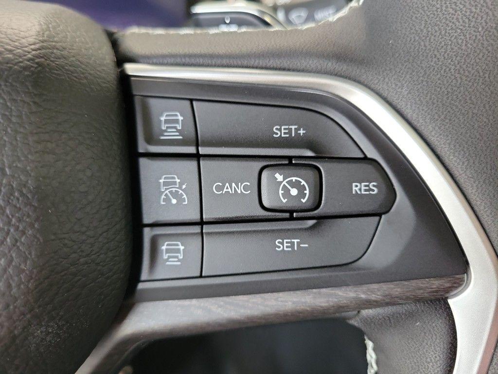 new 2025 Jeep Grand Cherokee car, priced at $49,742