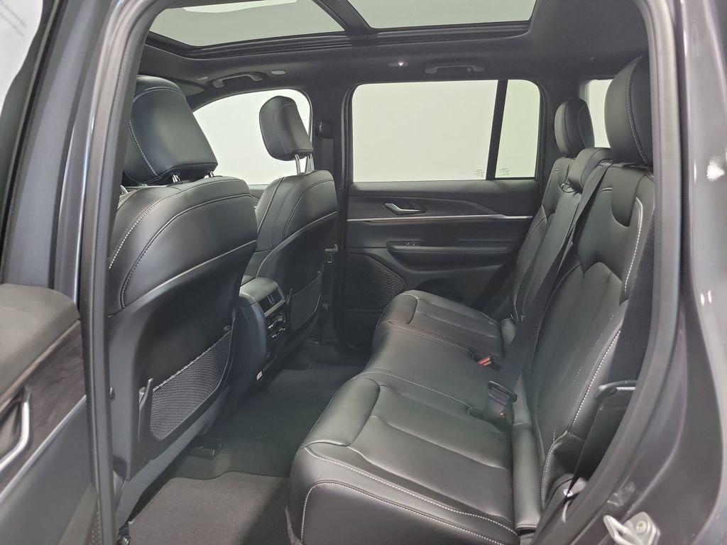 new 2025 Jeep Grand Cherokee car, priced at $47,729