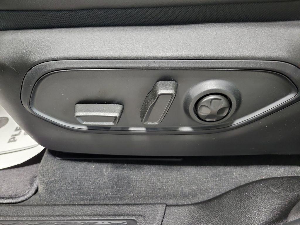 new 2025 Jeep Grand Cherokee car, priced at $47,729