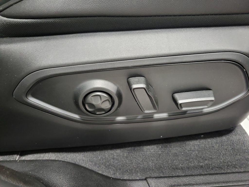 new 2025 Jeep Grand Cherokee car, priced at $47,729