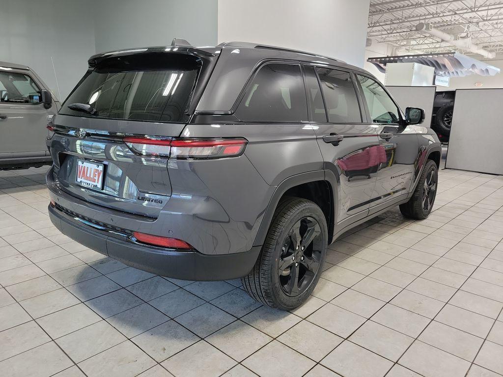 new 2025 Jeep Grand Cherokee car, priced at $47,729