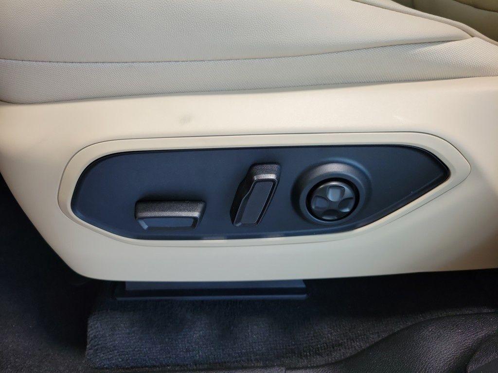 new 2025 Jeep Grand Cherokee L car, priced at $46,951