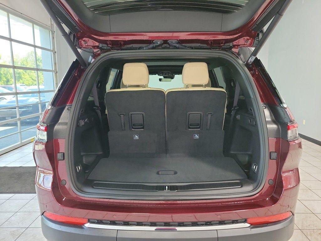 new 2025 Jeep Grand Cherokee L car, priced at $46,951