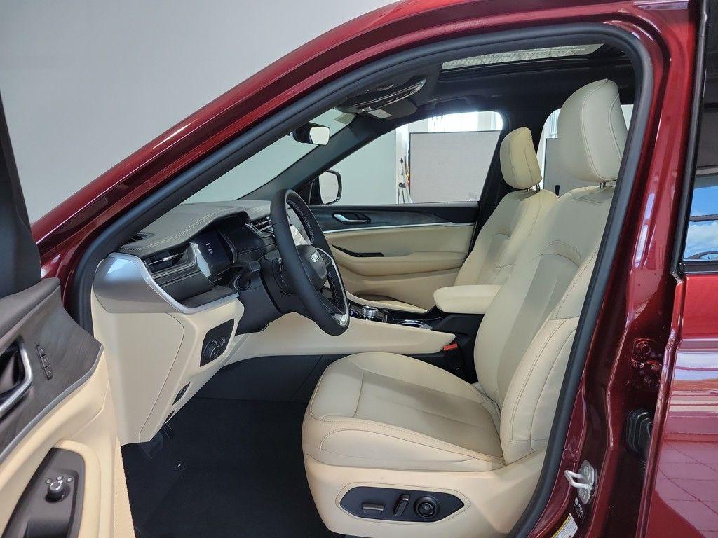 new 2025 Jeep Grand Cherokee L car, priced at $50,605