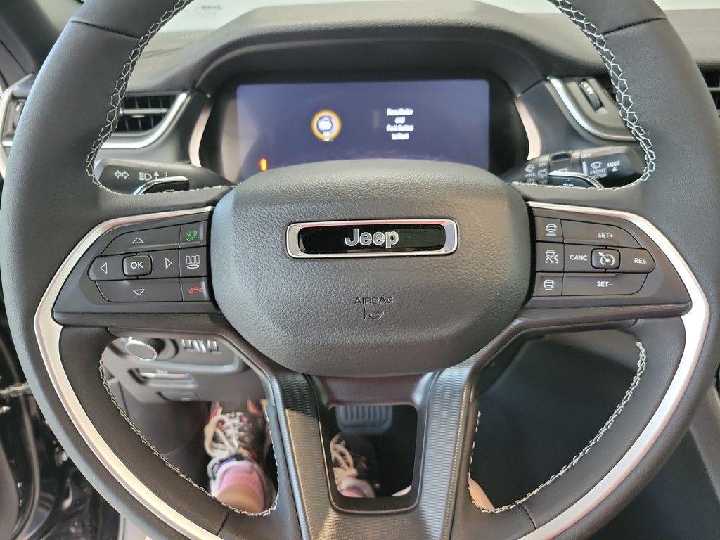 new 2025 Jeep Grand Cherokee car, priced at $43,410