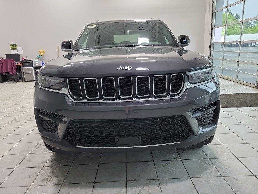 new 2025 Jeep Grand Cherokee car, priced at $38,675