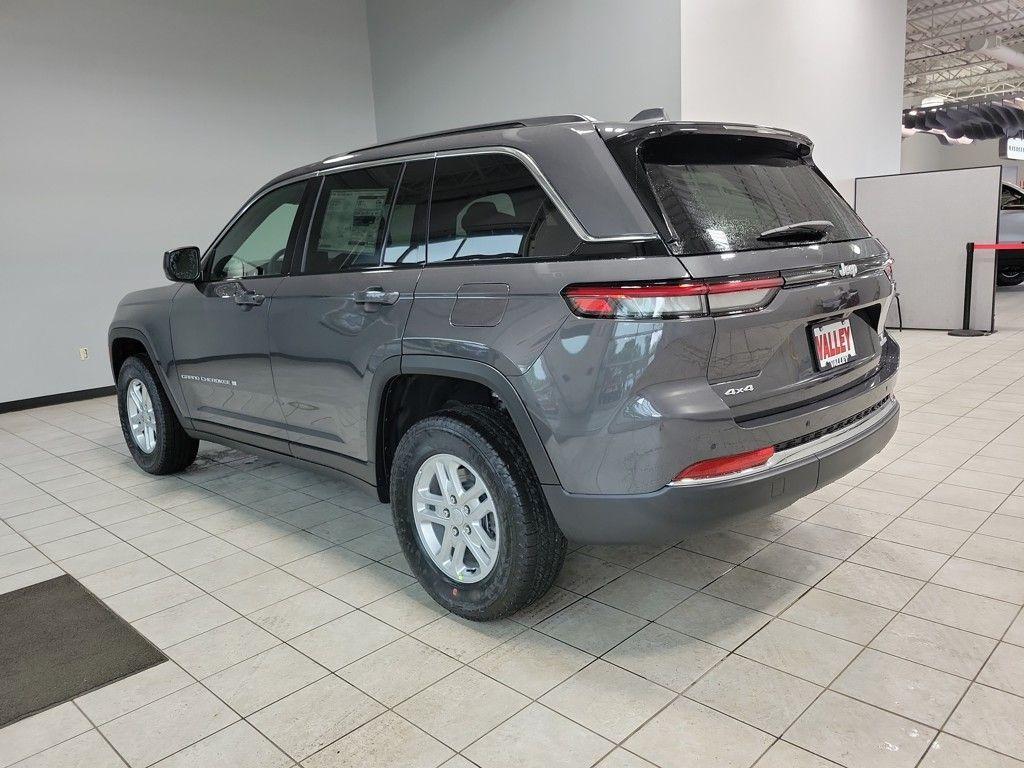 new 2025 Jeep Grand Cherokee car, priced at $38,675