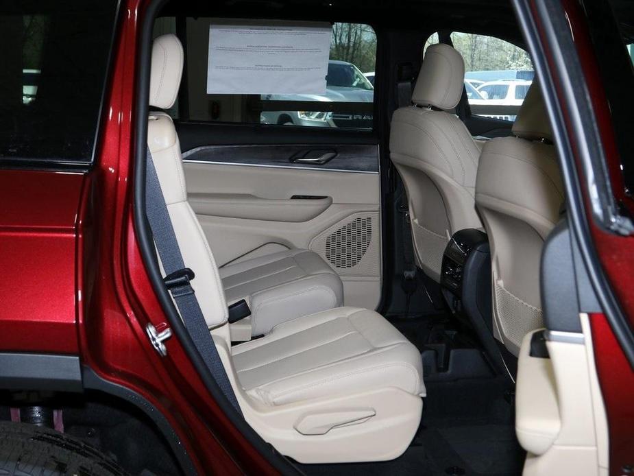 new 2024 Jeep Grand Cherokee L car, priced at $55,835