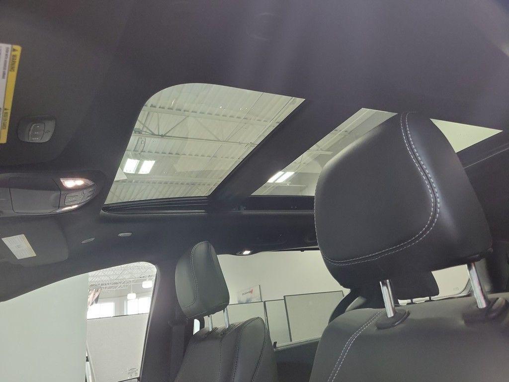 new 2025 Chrysler Pacifica car, priced at $47,620