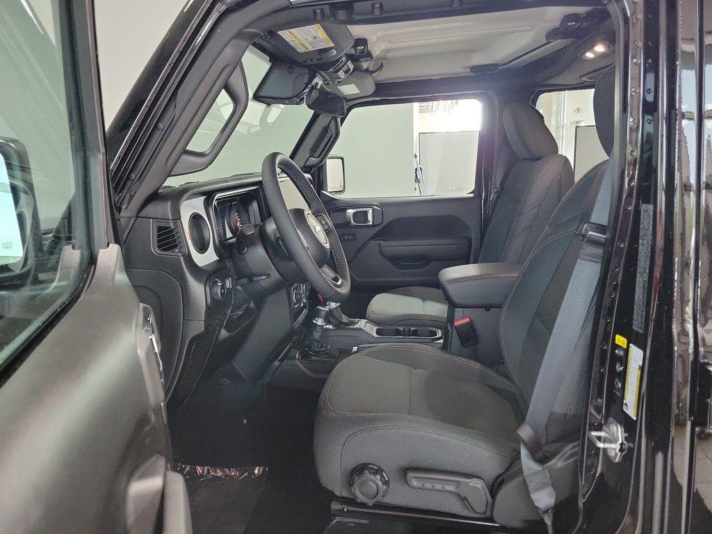 new 2025 Jeep Wrangler car, priced at $46,985