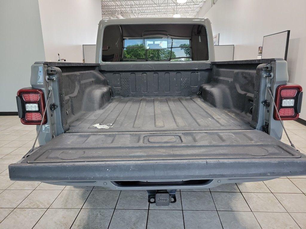 used 2022 Jeep Gladiator car, priced at $33,000