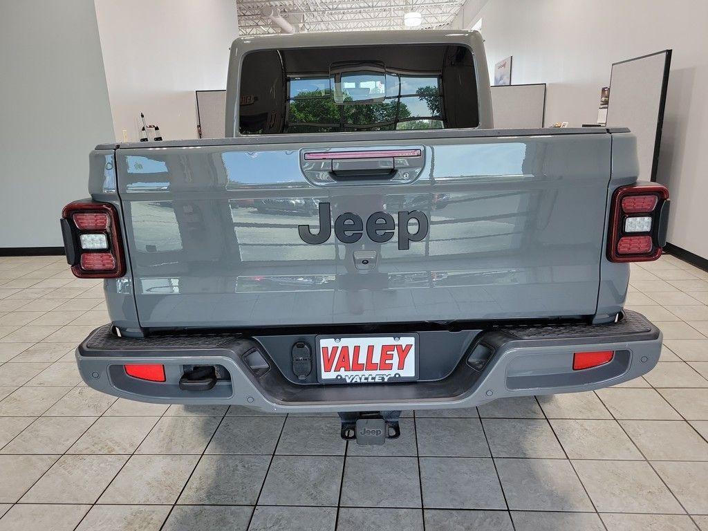 used 2022 Jeep Gladiator car, priced at $33,000