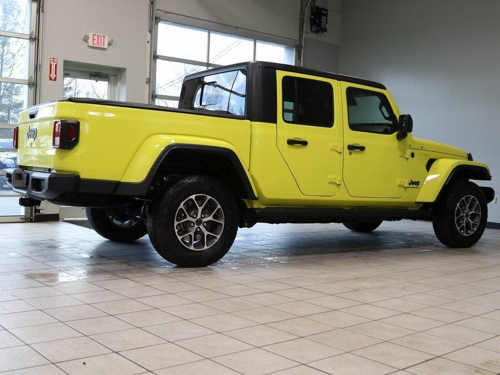 new 2024 Jeep Gladiator car, priced at $46,776