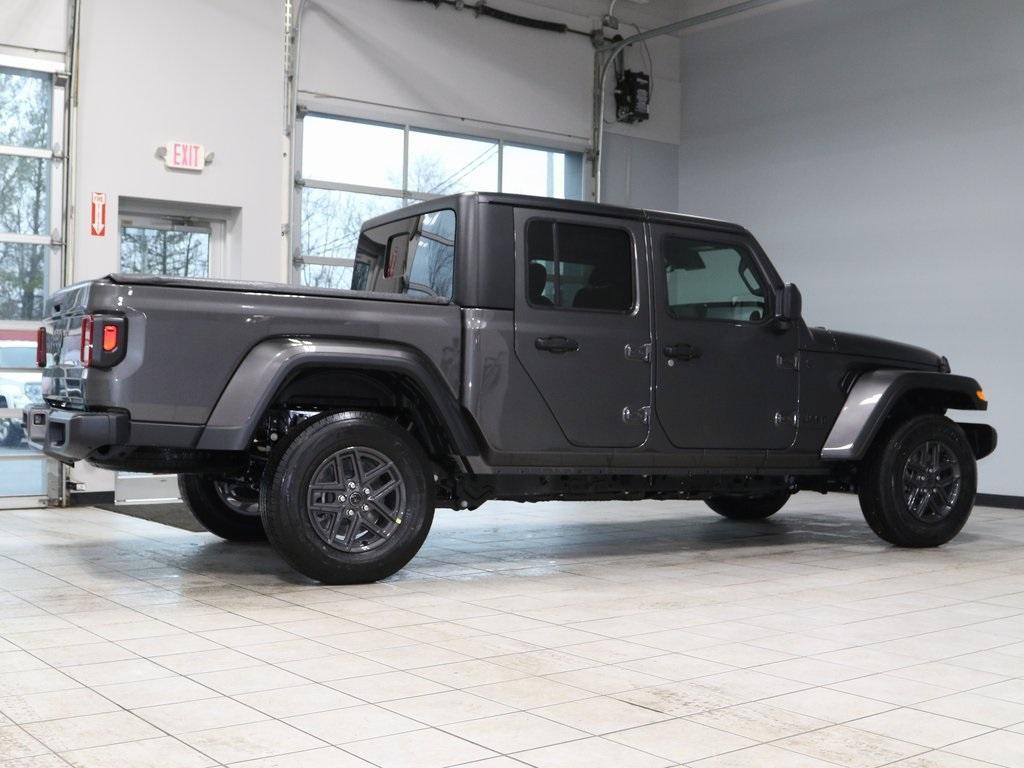 new 2024 Jeep Gladiator car, priced at $45,208