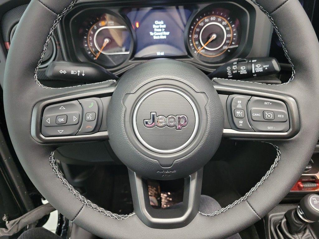 new 2025 Jeep Wrangler car, priced at $68,198