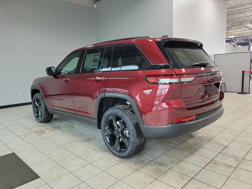new 2025 Jeep Grand Cherokee car, priced at $47,936