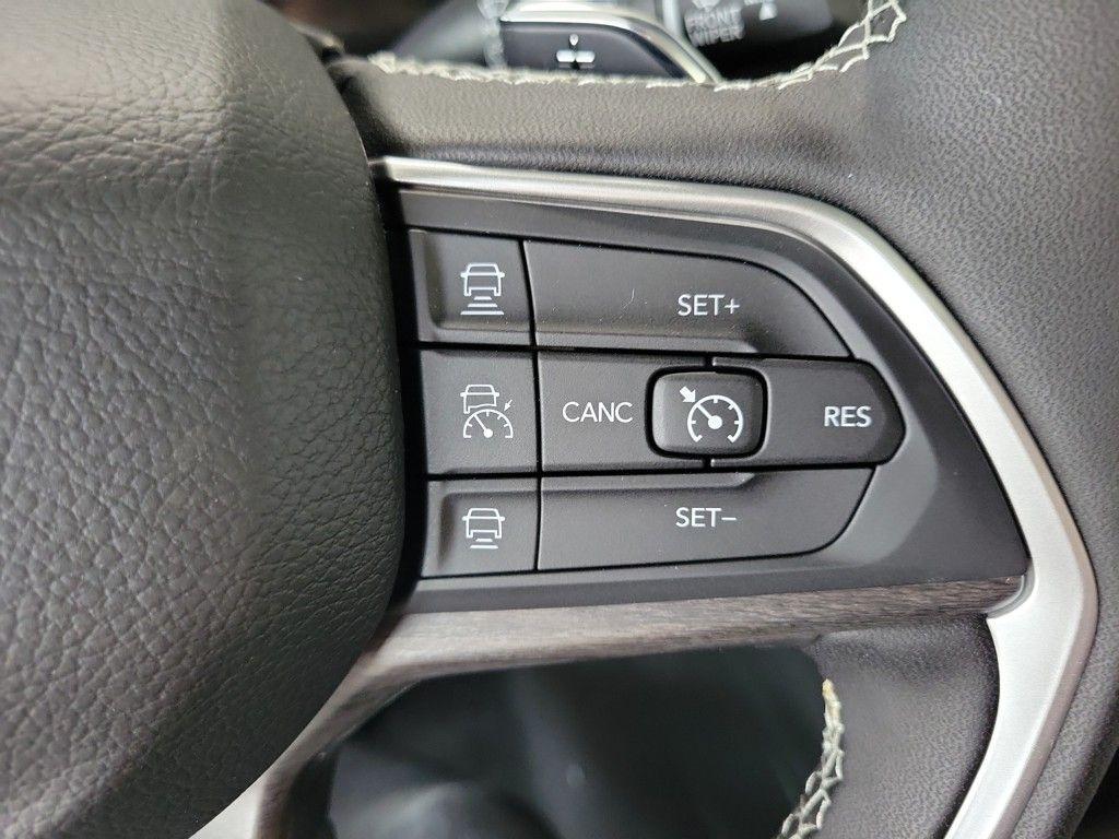 new 2025 Jeep Grand Cherokee car, priced at $47,936