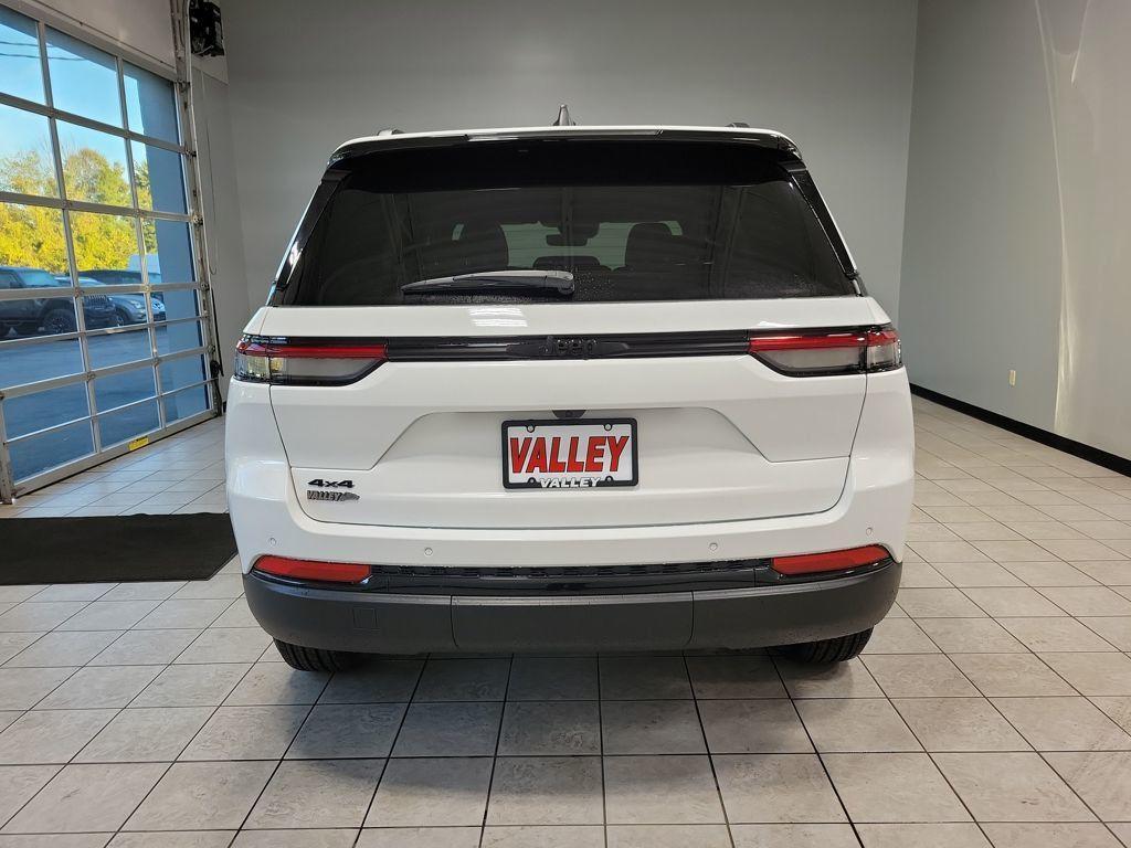 new 2025 Jeep Grand Cherokee car, priced at $41,922