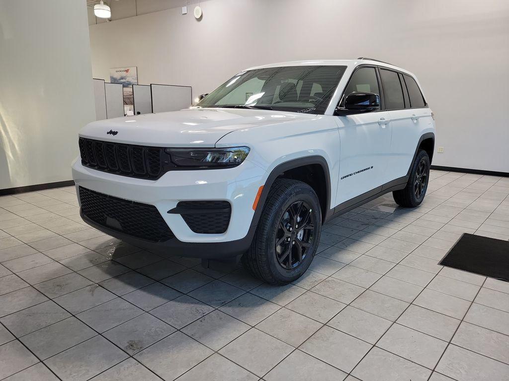 new 2025 Jeep Grand Cherokee car, priced at $41,922