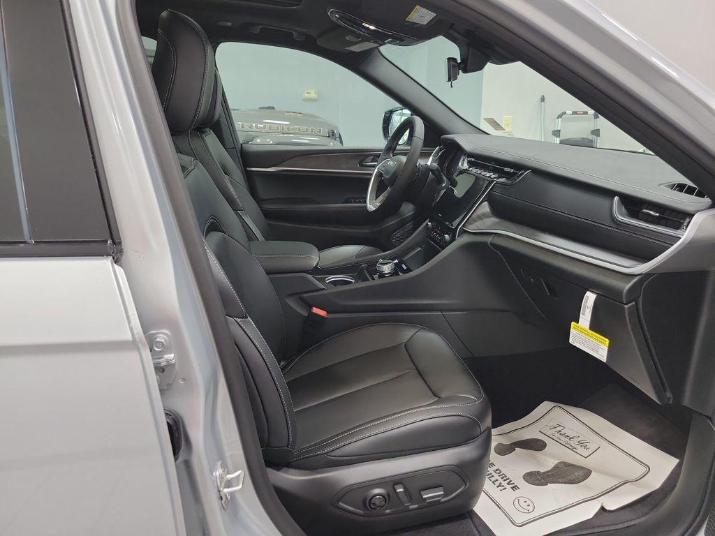 new 2025 Jeep Grand Cherokee L car, priced at $51,029