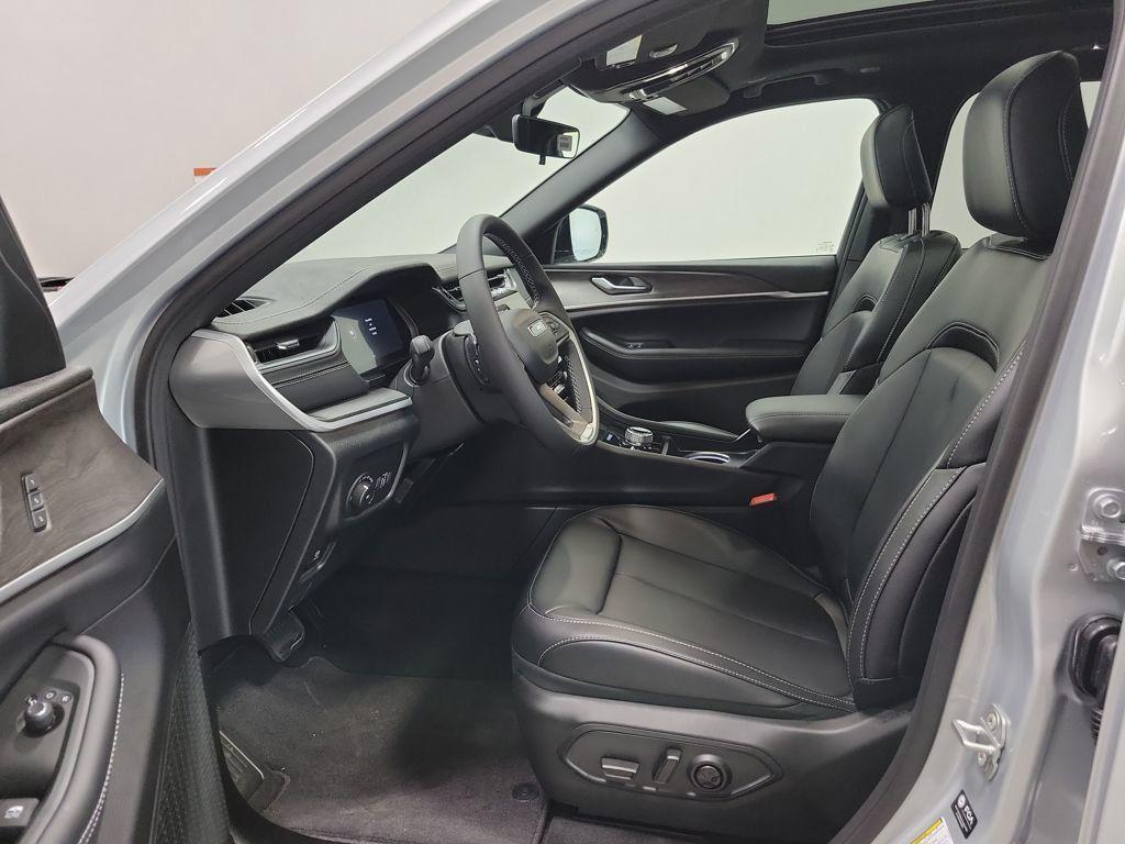 new 2025 Jeep Grand Cherokee L car, priced at $51,029