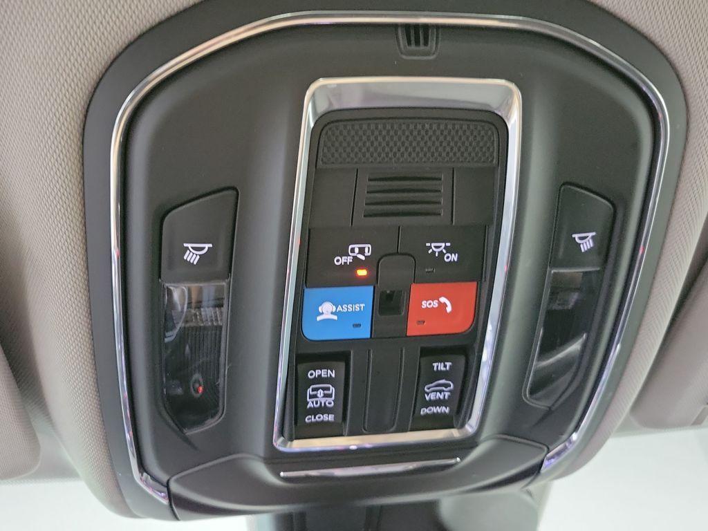 used 2024 Jeep Grand Cherokee car, priced at $33,399