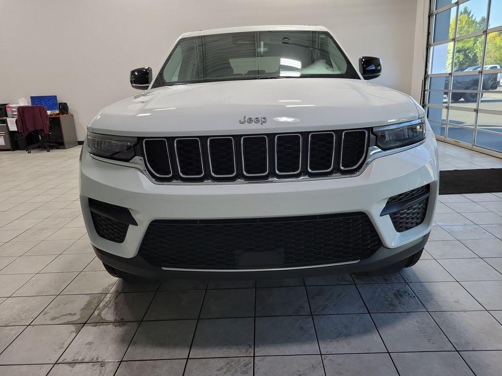 used 2024 Jeep Grand Cherokee car, priced at $33,399