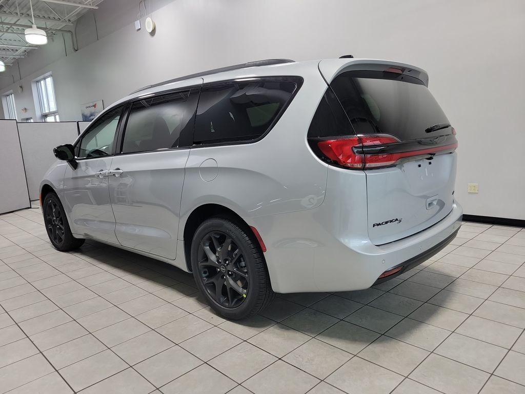 new 2026 Chrysler Pacifica car, priced at $47,800