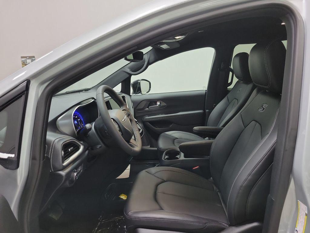 new 2026 Chrysler Pacifica car, priced at $47,800