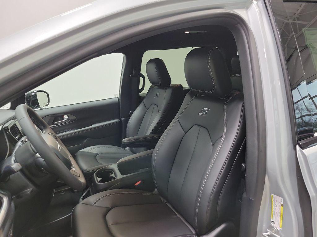 new 2026 Chrysler Pacifica car, priced at $47,800