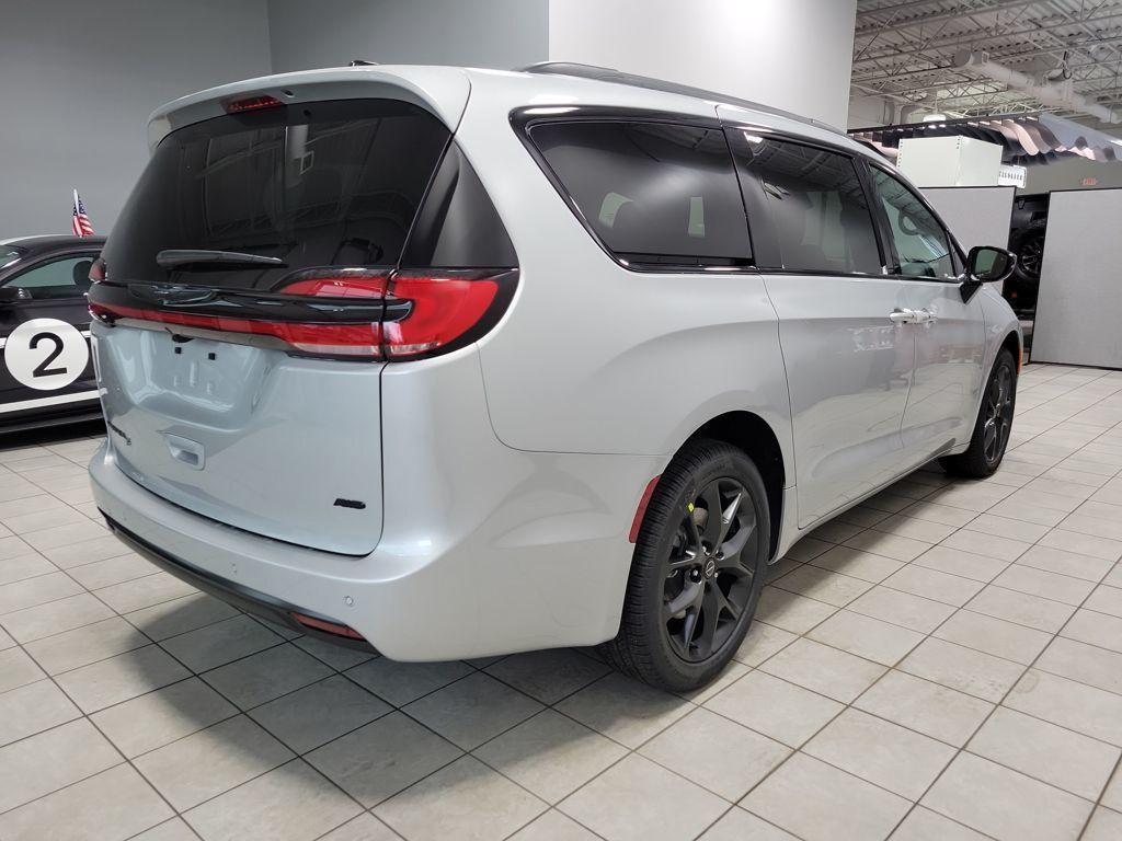 new 2026 Chrysler Pacifica car, priced at $47,800